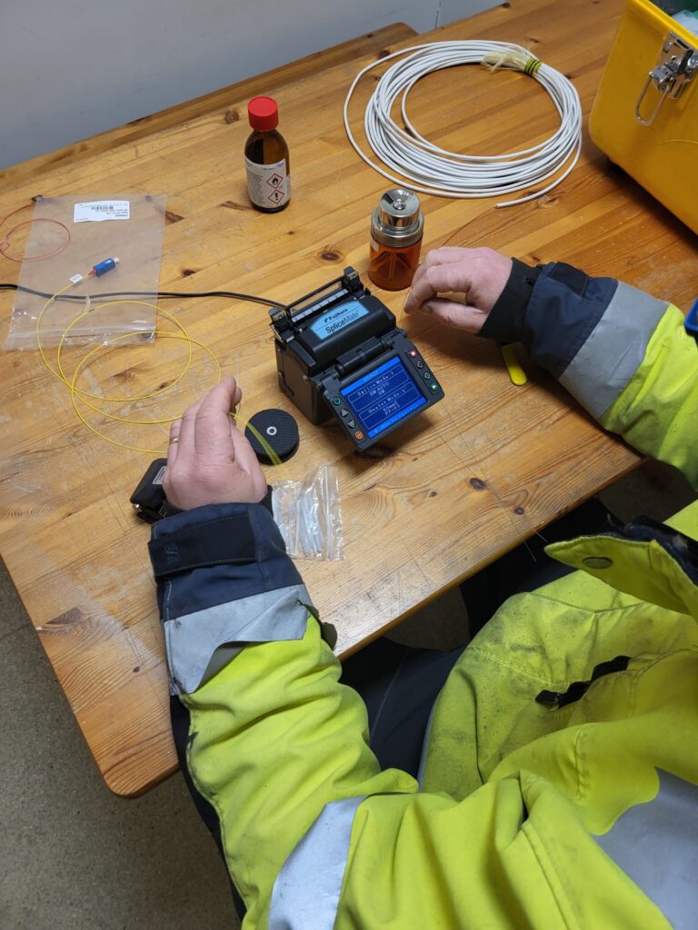 Valokuidun hitsaus